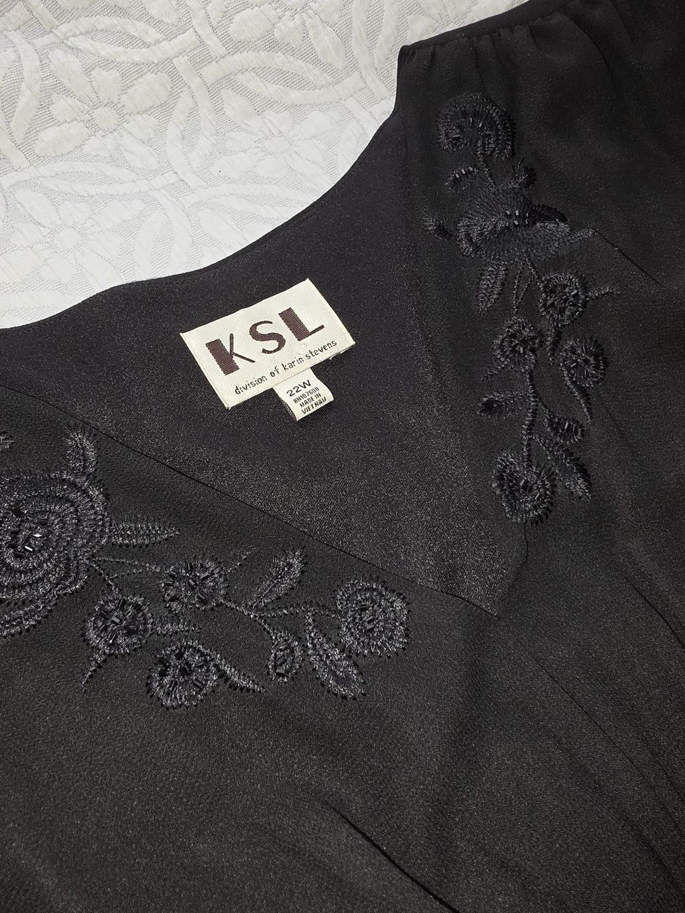 karin stevens Black Ruffle-Front Maxi Dress